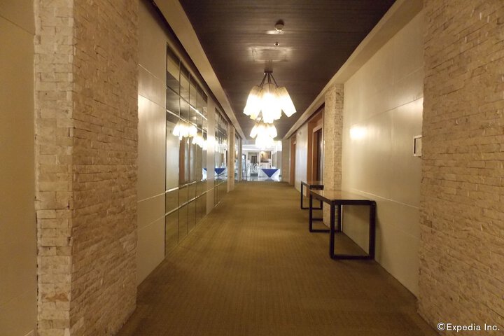 Ballroom/Hall 63 of 67