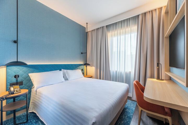 Room 34 of 73
