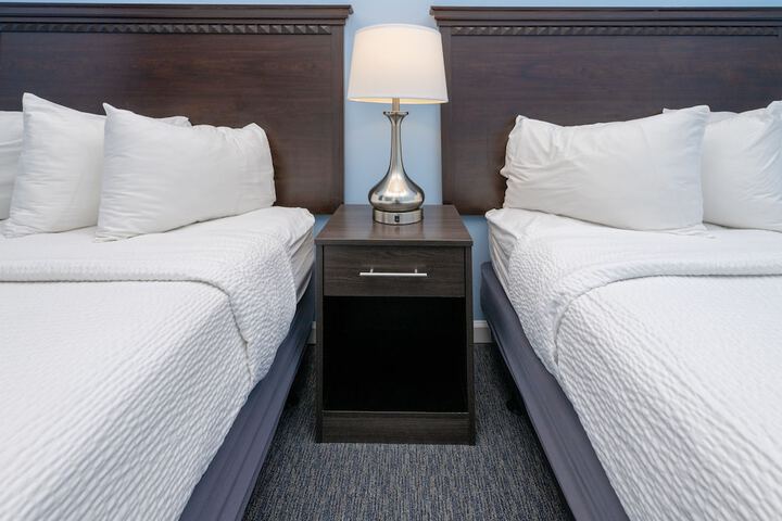 2 Double Beds (18 of 24)