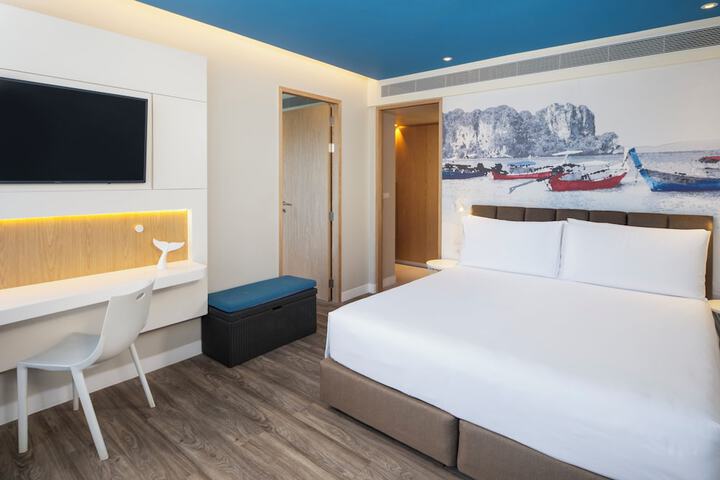 Room 30 of 175