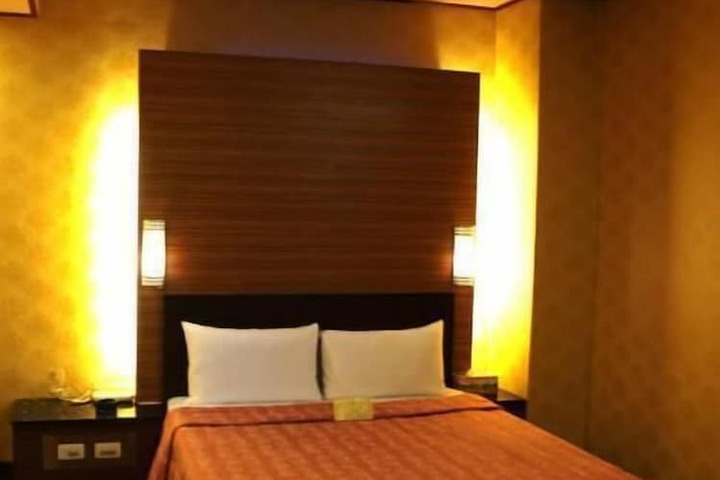 Room 11 of 46