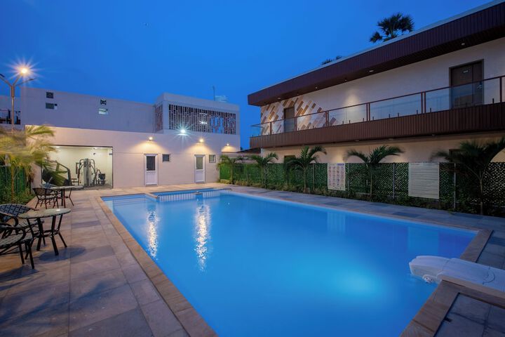 Pool 40 of 69