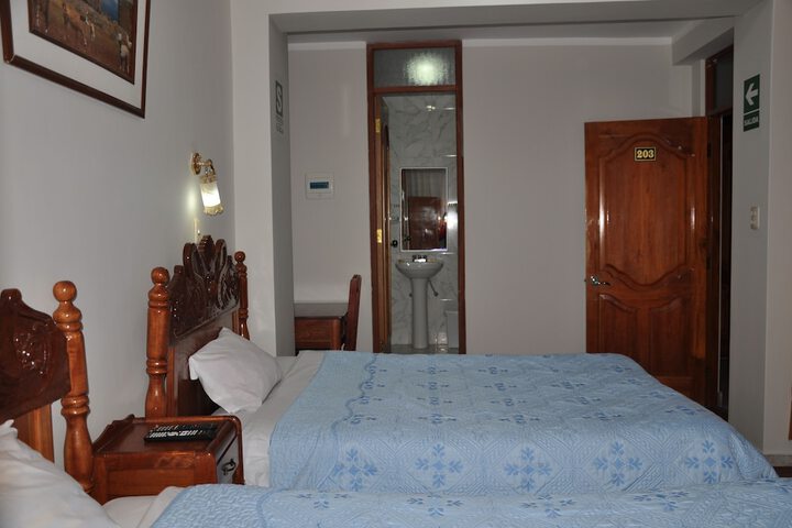 Room 4 of 28