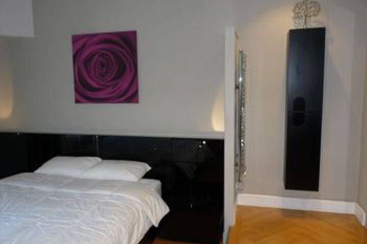 Room 12 of 27