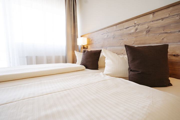 Room 14 of 38