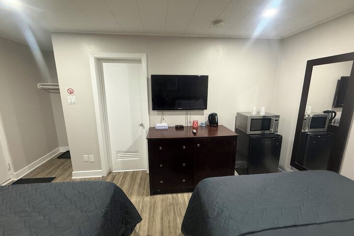 Room 12 of 27