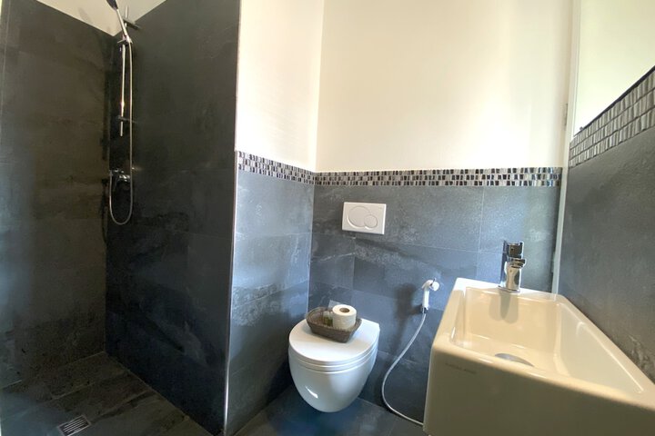 Room 26 of 84