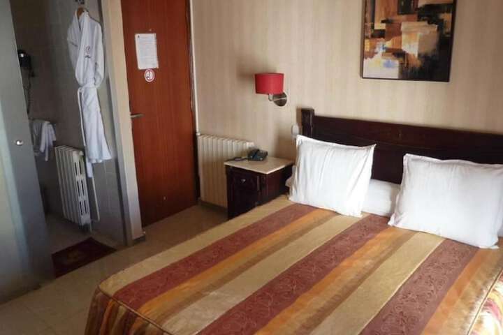 Room 15 of 31