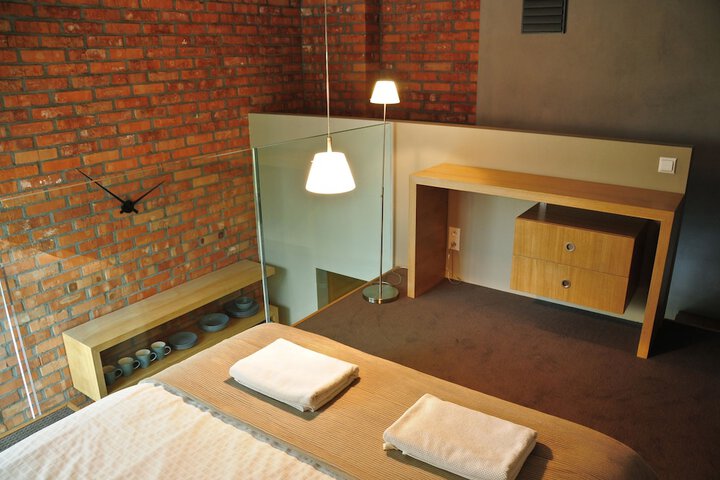 Room 8 of 39