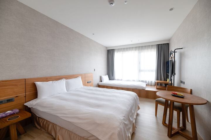 Room 10 of 61