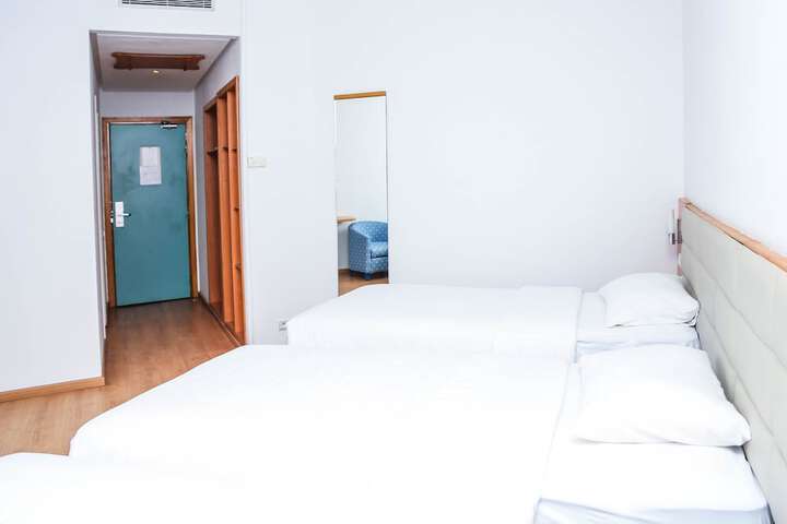 Room 21 of 147