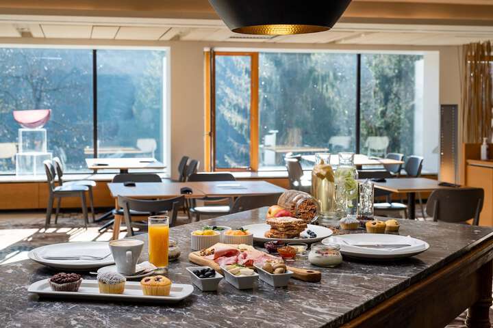 Breakfast/Coffee Service 60 of 81