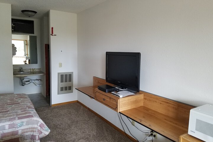 Room 9 of 33
