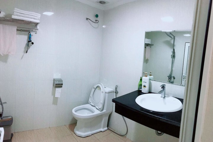 Room 7 of 28