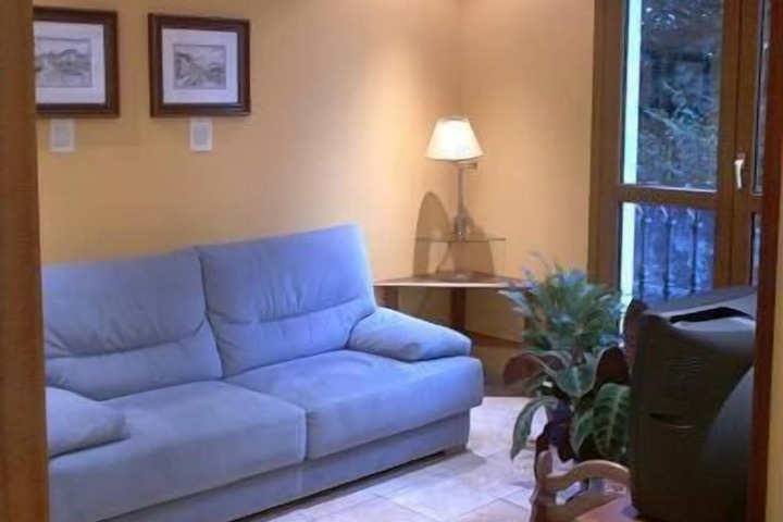 Room 13 of 25