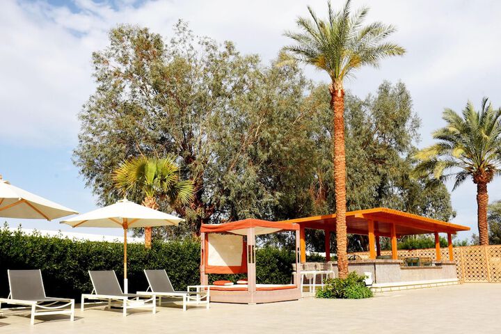 Pool Hotel