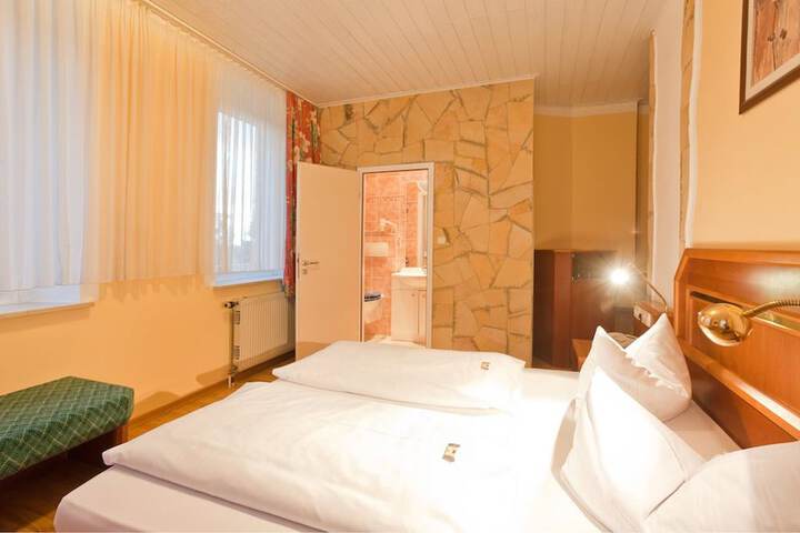 Room 5 of 26