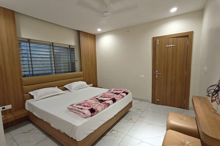 Room 4 of 38