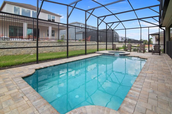 Pool 25 of 28