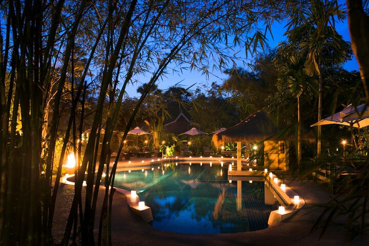 Hotel with Pool