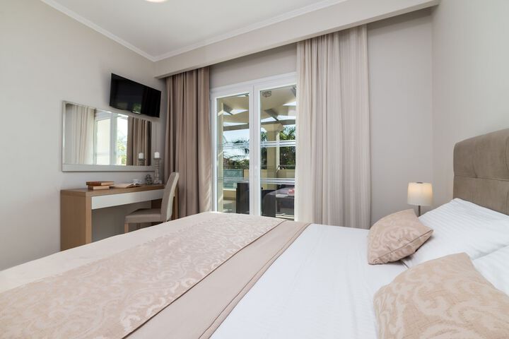 Room 4 of 24