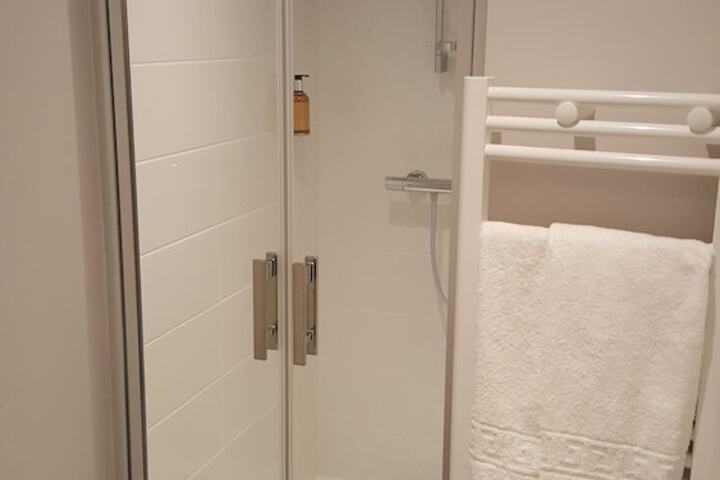 Room 35 of 62