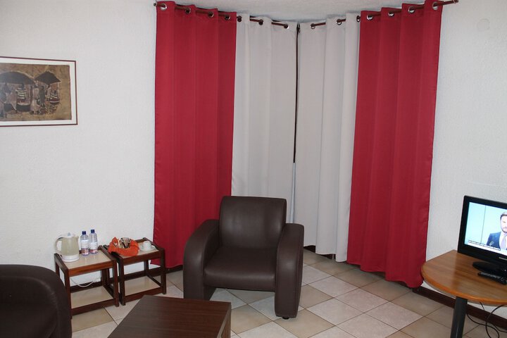 Room 10 of 34