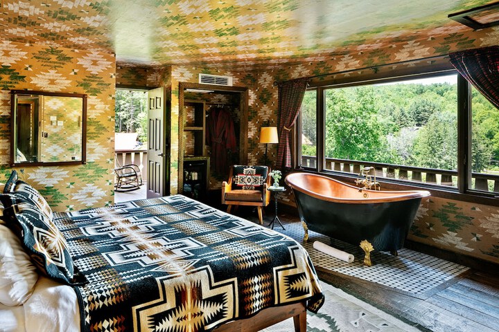 Room 4 of 82