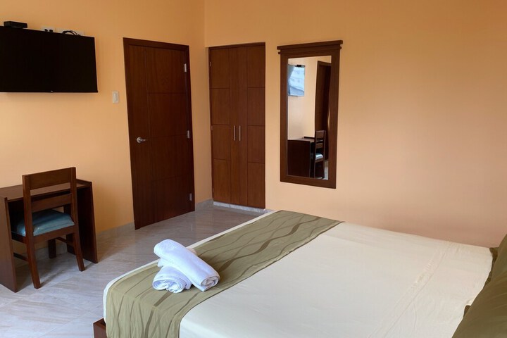 Room 10 of 18