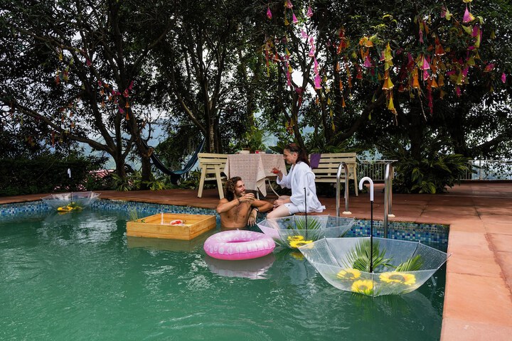 Pool 24 of 60
