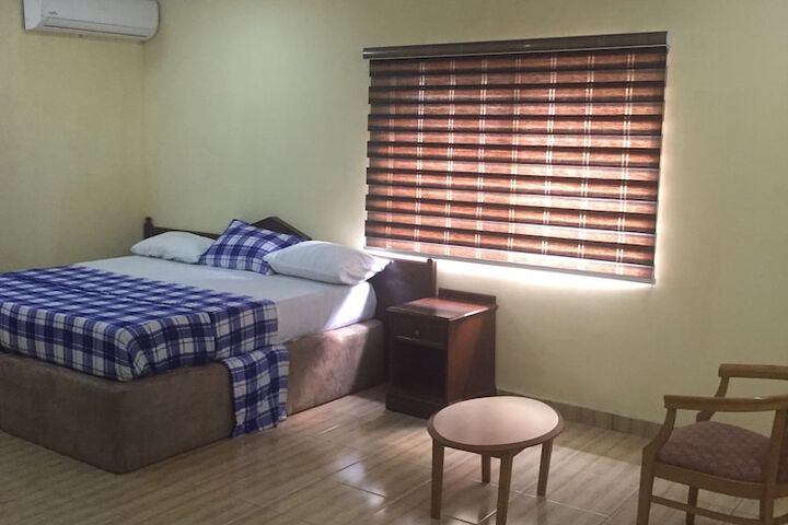 Room 8 of 14