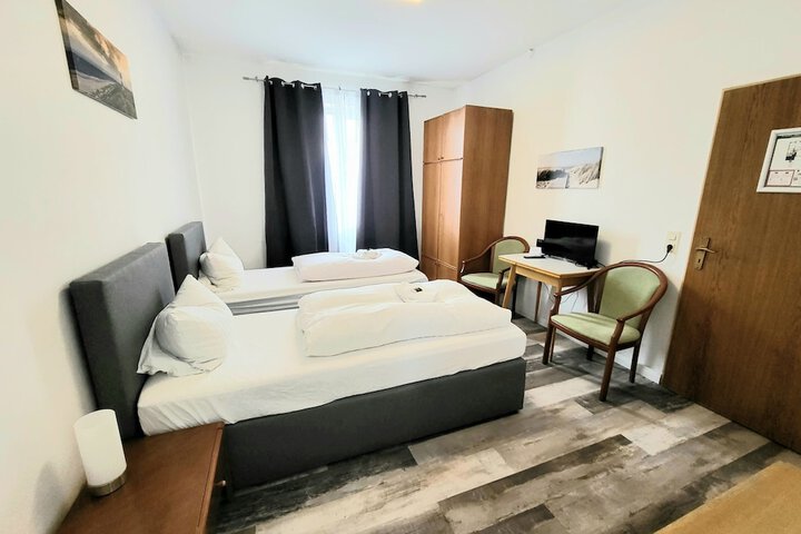 Room 15 of 39
