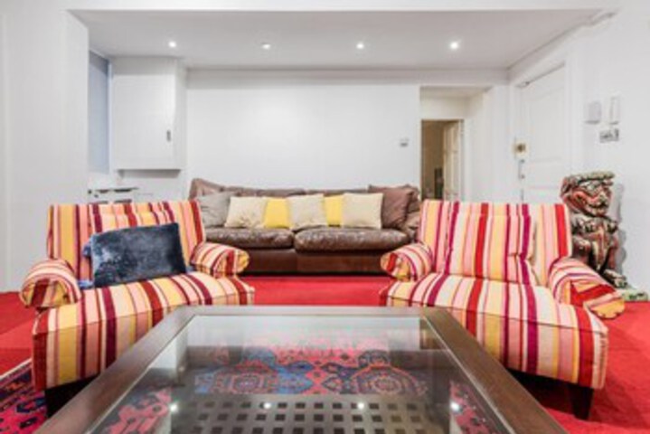 Room 15 of 24