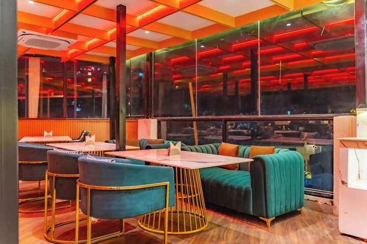 Dining 102 of 109