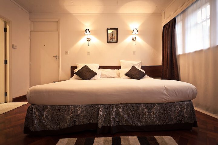 Room 5 of 40