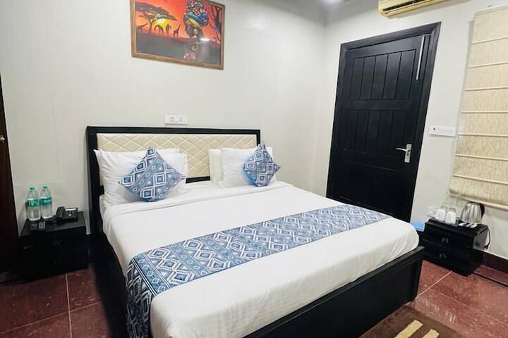 Room 8 of 35