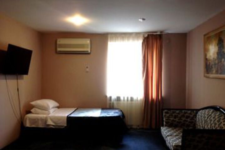 Room 17 of 49