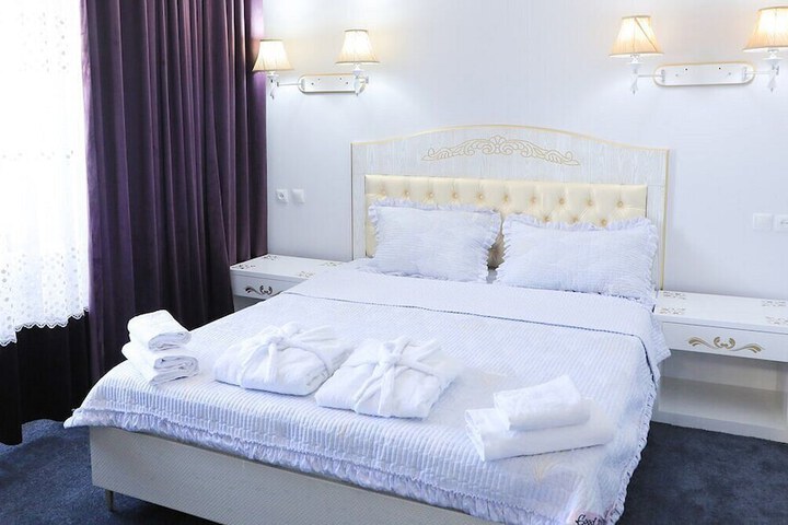 Room 10 of 36