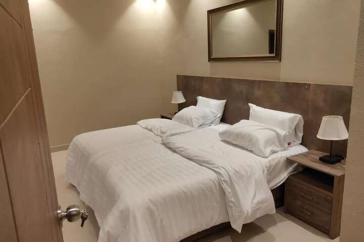 Room 12 of 27