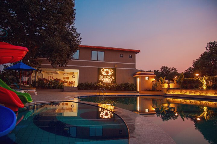 Pool 14 of 23