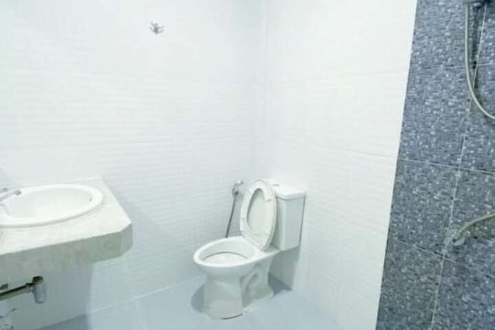 Room 10 of 18
