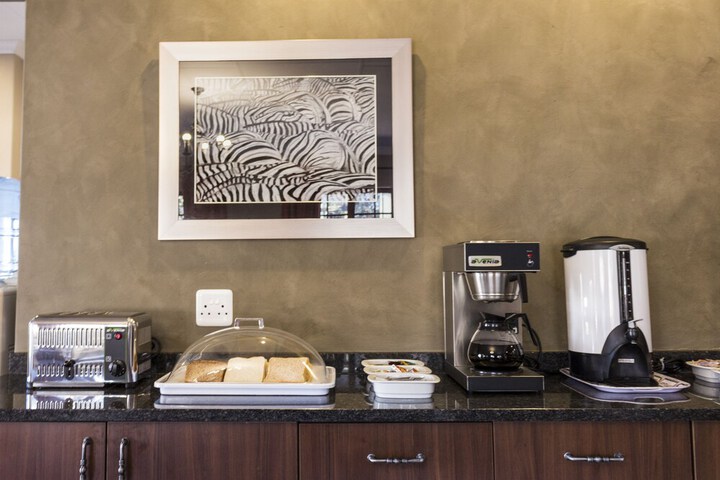 Breakfast/Coffee Service 22 of 39