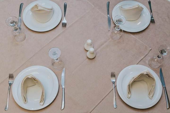 Dining 35 of 45