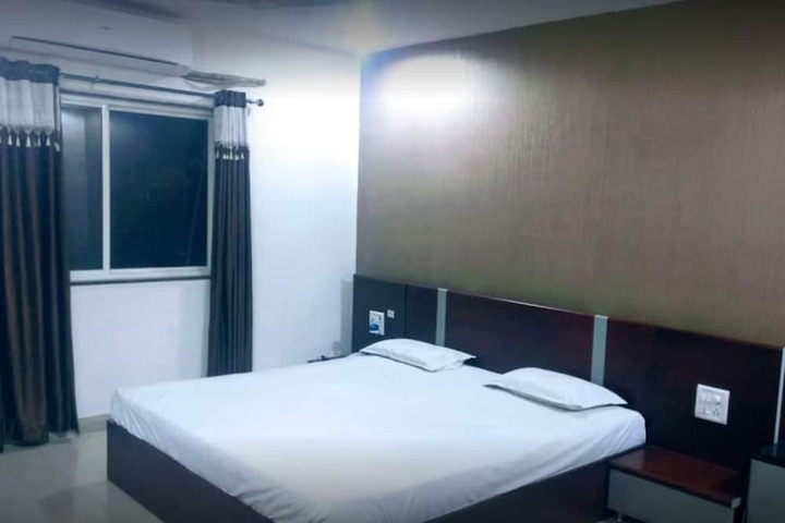 Room 3 of 17