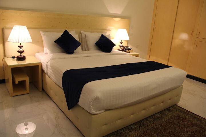 Room 5 of 30