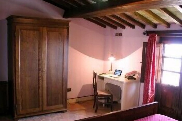 Room 5 of 31