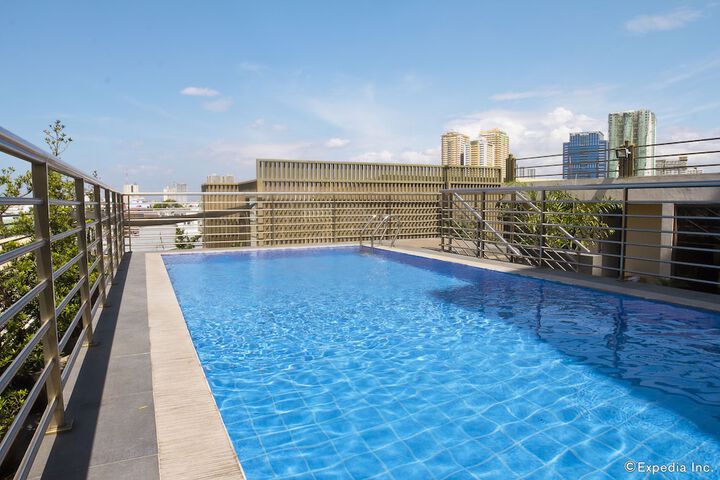 Hotel Pool