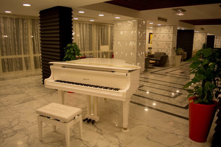 Guest Lobby