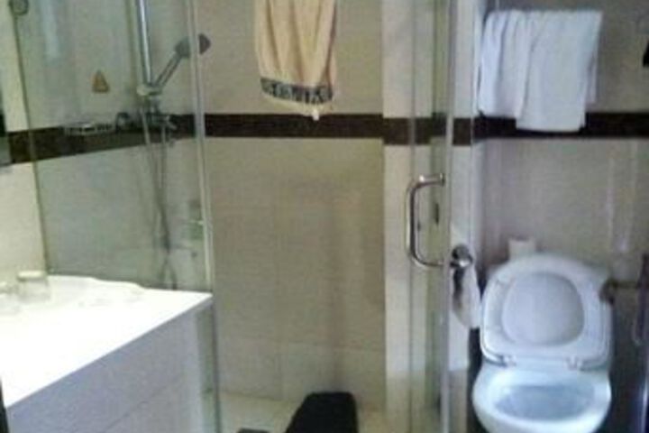 Room 12 of 15