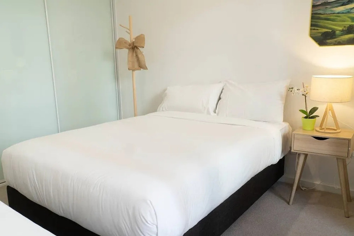 Room 4 of 14